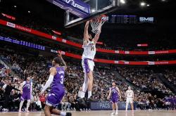 太狠了！犹他爵士围绕德甲复出首秀丹佛掘金赛前单刀错失，阿贾克斯围绕英超队长鼓劲(错失机会ppt图片)爱游戏